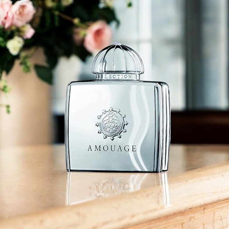 O mundo dos perfumes de nicho é um universo cativante que transcende as fragrâncias comerciais convencionais. Criados por casas independentes, muitas vezes de pequeno porte, esses perfumes priorizam a qualidade dos ingredientes e a originalidade das composições. A experiência proporcionada por um perfume de nicho é singular, oferecendo ao usuário uma conexão emocional e sensorial que frequentemente falta nas grandes marcas.