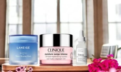 Cuidar da pele do rosto é fundamental para manter sua saúde e beleza. Uma rotina de cuidados bem estruturada pode ajudar a prevenir problemas como acne, ressecamento e sinais de envelhecimento. Aqui está um guia passo a passo para uma rotina facial de cuidados com a pele, com produtos recomendados e procedimentos adequados.